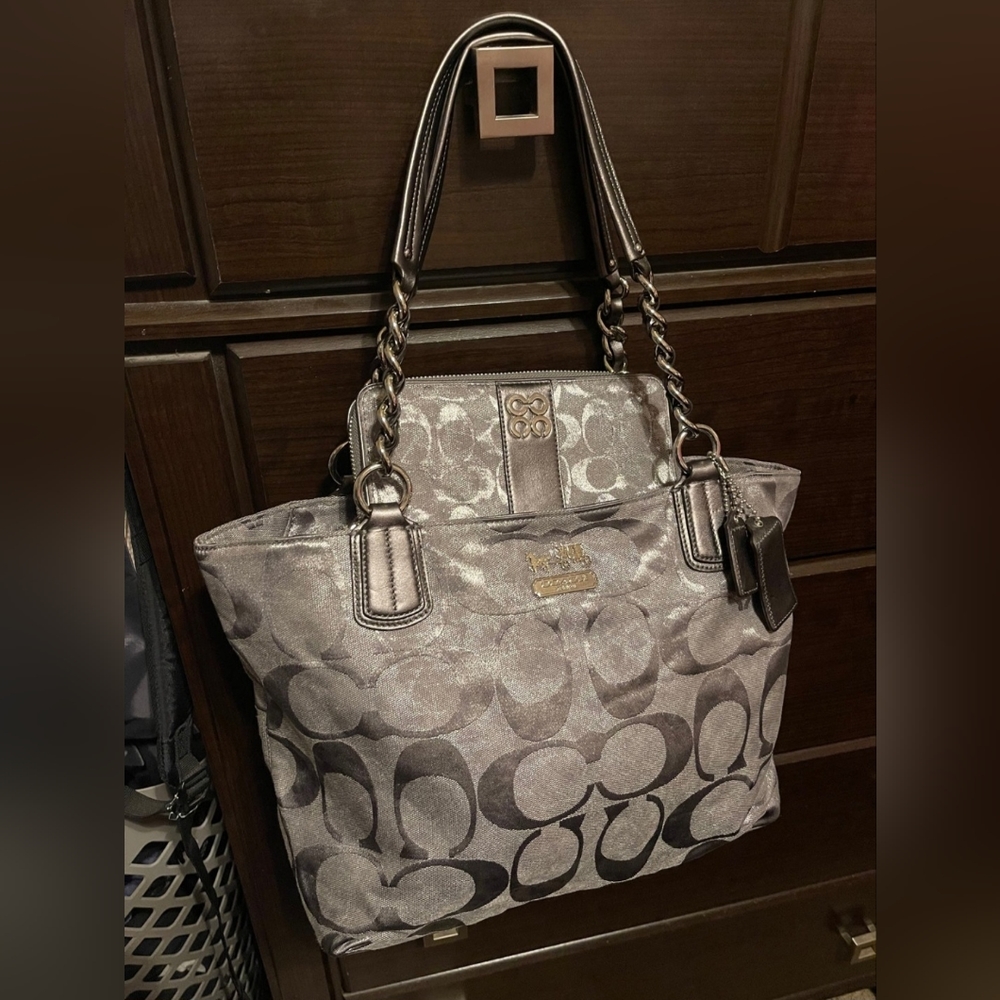 COACH 18688 Madison East West OP Art Metallic Signature Tote w/matching Wallet